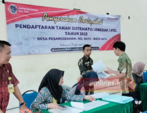 Lagi BPN Kota Batu Serahkan Ratusan Sertifikat PTSL 2023,Pada Warga Desa Pesanggrahan 