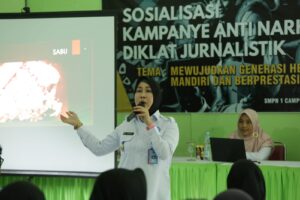 Ratusan Siswa SMPN 1 Campurdarat Antusias Ikuti Sosialisasi Narkoba dan Diklat Jurnalistik