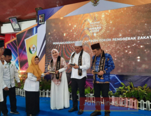 Dianugerahi Tokoh Penggerak Zakat Oleh Baznas, Bupati: Saya Menangis Jika Tidak Bisa Berbagi