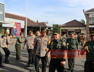 Cek Kesiapan Pengamanan Pemilu 2024, Kapolda Jatim Bersama Pangdam V Brawijaya Kunjungi Polres Pamekasan