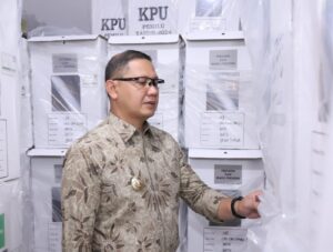 Pj Wali Kota Batu Kunjungi Gudang Logistik KPU Batu