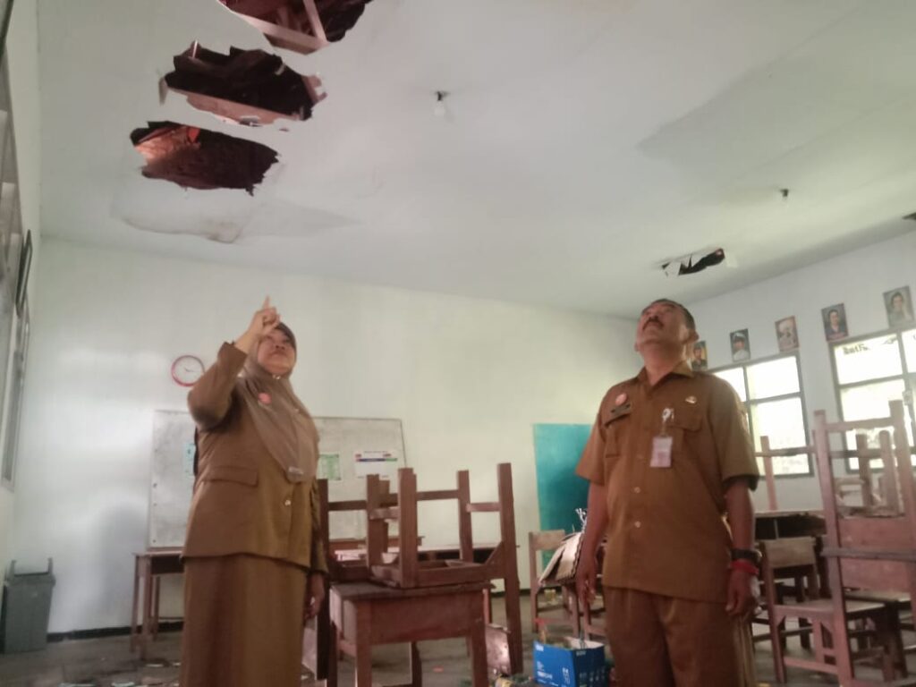 Gedung SDN 3 Girimulyo Rusak Berat, Siswa Belajar di Rumah Warga