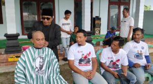 Puluhan Pendukung Prabowo Gibran Sujud Syukur dan Makan Bareng