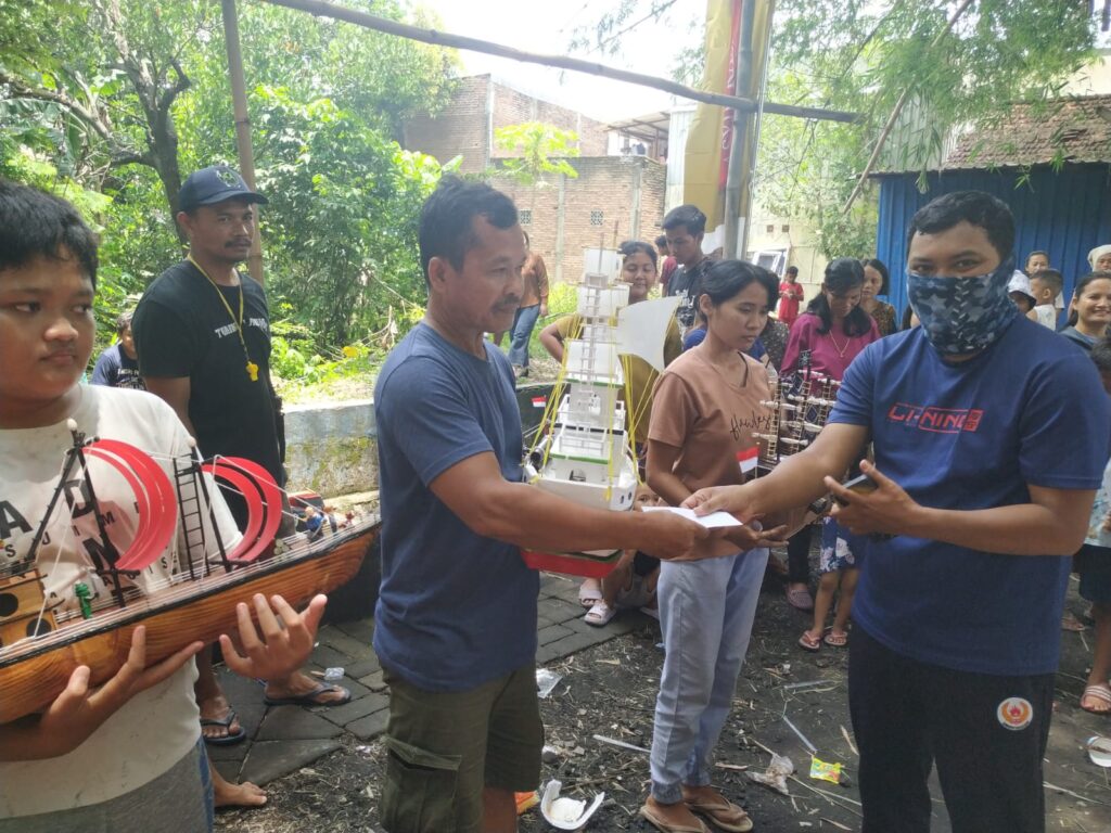 Cegah Banjir, Digelar Lomba Miniatur Perahu di Kali Pakunden