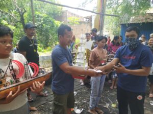 Cegah Banjir, Digelar Lomba Miniatur Perahu di Kali Pakunden