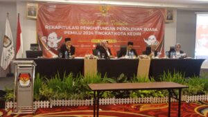 KPU Kota Kediri Tuntaskan Rekapitukasi Penghitungan Suara Melalui Rapat Pleno
