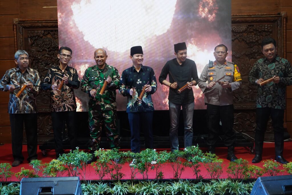 Membangun Citra Positif Kabupaten Trenggalek Bupati Launching City Branding TGX Southern Paradise