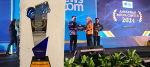LPPL Agropolitan Televisi Kota Batu Terima Penghargaan pada Anugerah Media Center (AMC) Tahun 2024