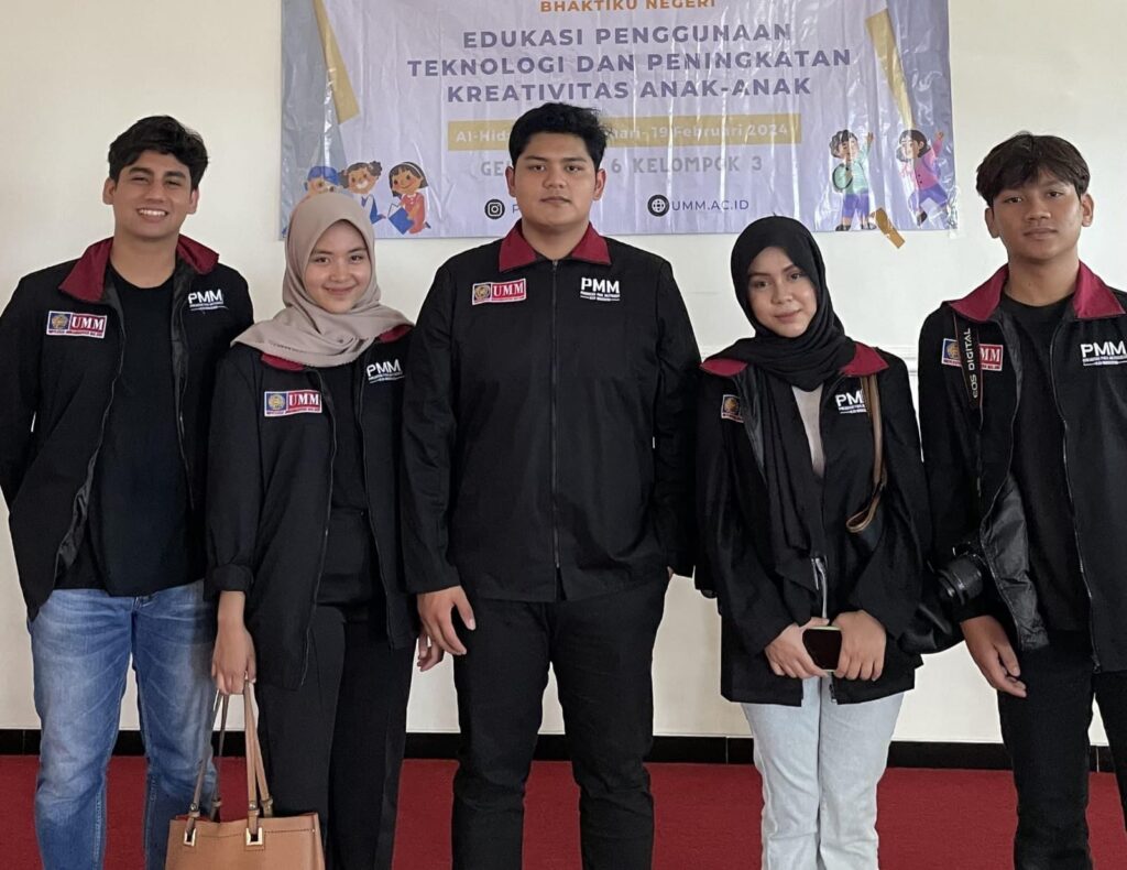 Pemanfaatan Teknologi Aplikasi Canva bagi Santri Ponpes Al-Hidayah Kota Batu dari PMM Gelombang 6 Kelompok 3 Universitas Muhammadiyah Malang
