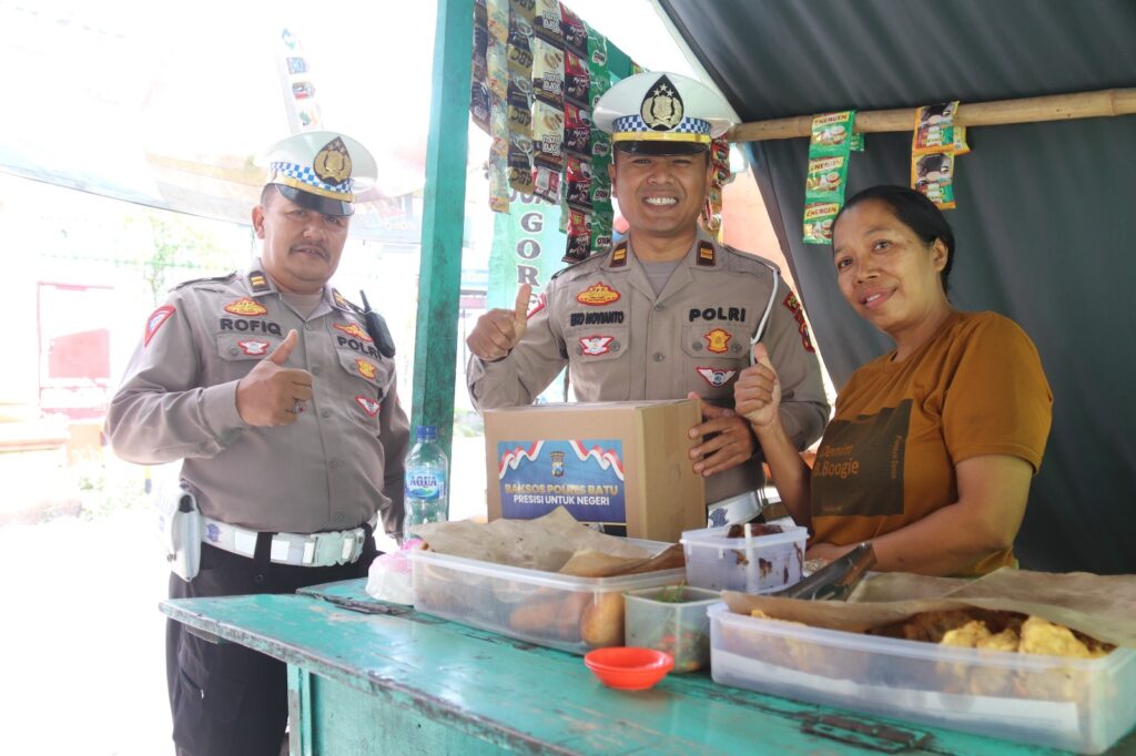 Rektor UIN Maulana Malik Ibrahim Kampus 3 Apresiasi Bakti Sosial Polres Batu di Hari Bhayangkara Ke-78
