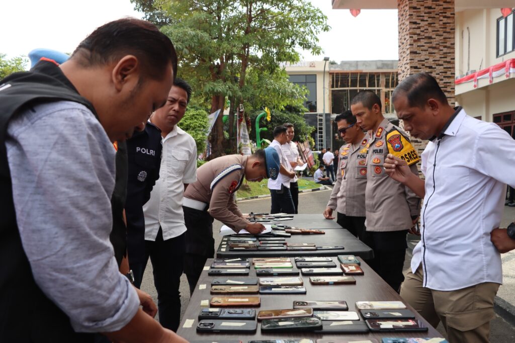 Polres Batu Gelar Razia HP Anggota Terkait Judi Online