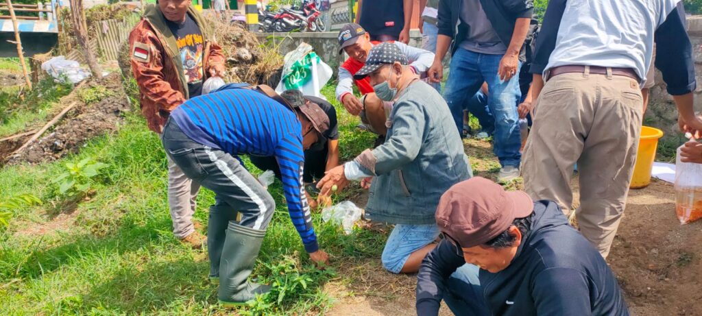 Bhakti Bumi “Penanaman Pohon dan Pelepasan Ikan” Normalisasi Sungai
