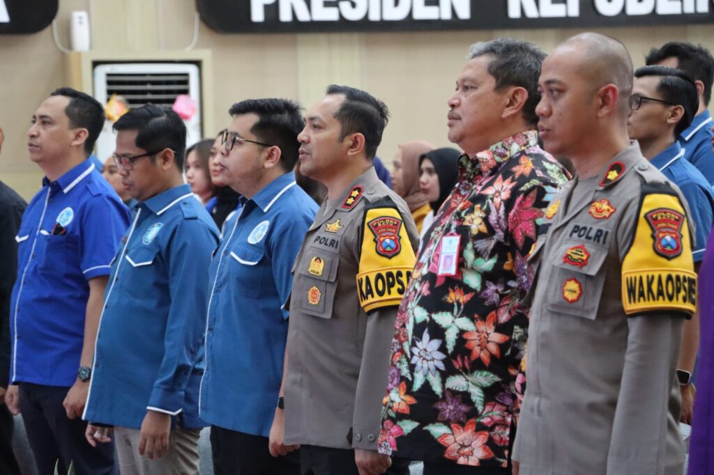 Untuk mendukung pertumbuhan ekonomi daerah, Kapolres Batu hadir dalam pembukaan Produk Lokal Fest ke-6 Tahun 2024.