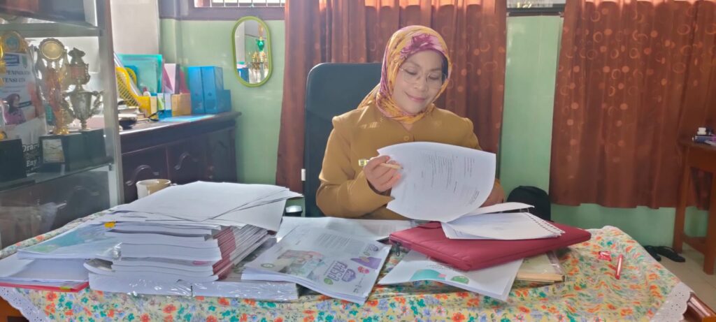 MEMMEL Meningkatkan Literasi di Kalangan Orang Tua dan Siswa