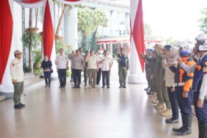 Satpol PP Gelar Operasi Gabungan Tertibkan Reklame dan Bangunan Liar di Batu