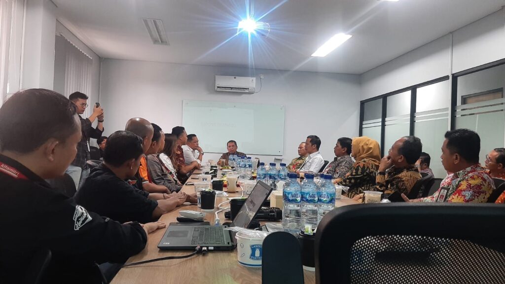 Saat ke Alfamart, Pj Bupati Madiun Berharap UMKM Bisa Merambah Luar Wilayah