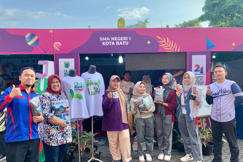 Menambah Daftar Panjang Prestasi SMABA, Sabet Juara Creative Booth