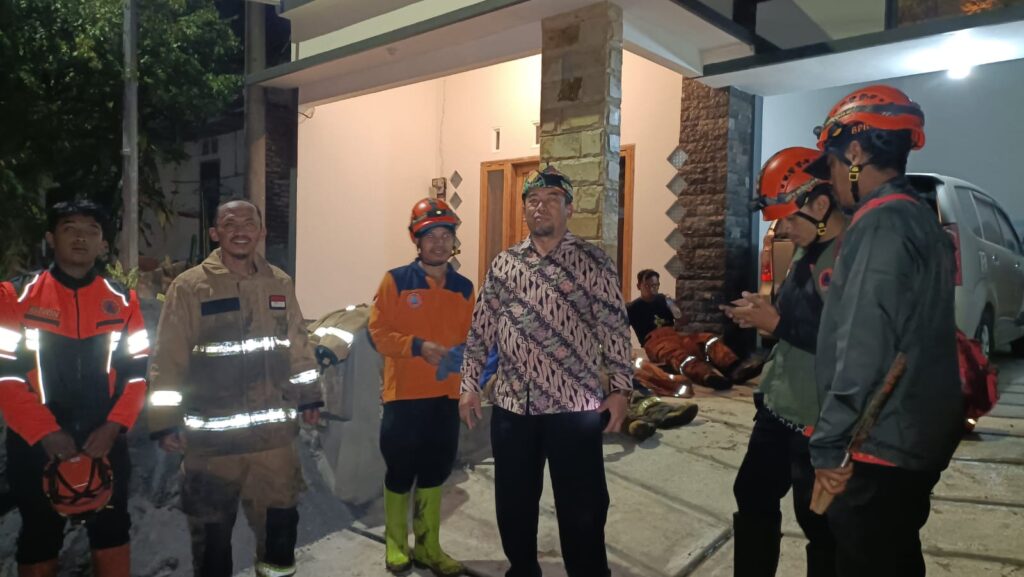 Api Membesar Habiskan Barongan di Dadaptulis