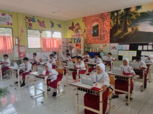 Kandisdik Kota Batu Pastikan Kelancaran ANBK Dengan Dukungan PLN dan Telkom