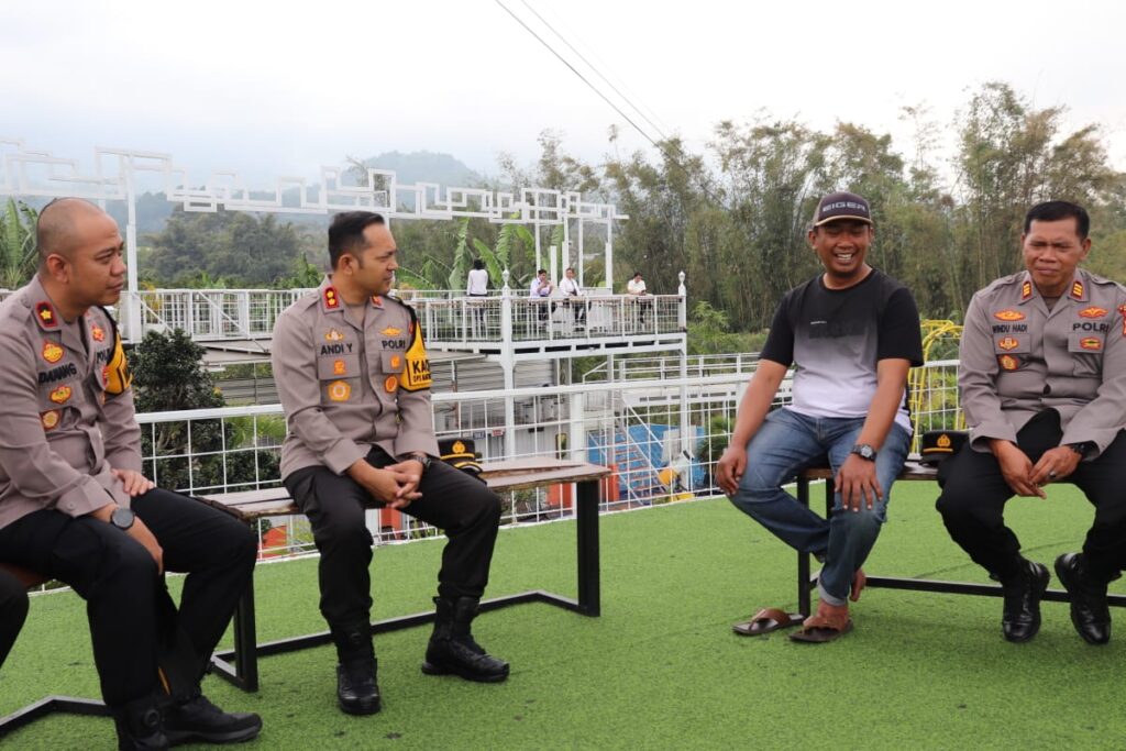 Kapolres Batu Gelar Jumat Curhat di Kopi Sabin, Dukung Program Ketahanan Pangan Presiden