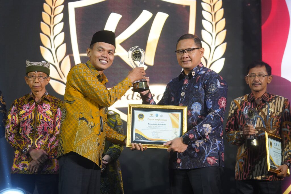Kota Batu Raih Gelar Badan Publik Informatif di KI Awards Jatim 2024