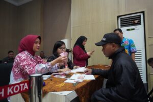 Penyaluran Bantuan Sosial Ditunda Hingga Usai Pilkada 2024