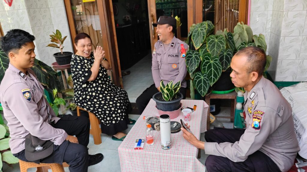 Polres Batu Tingkatkan Keamanan Pilkada 2024 Melalui Giat Sambang Desa Polisi RW