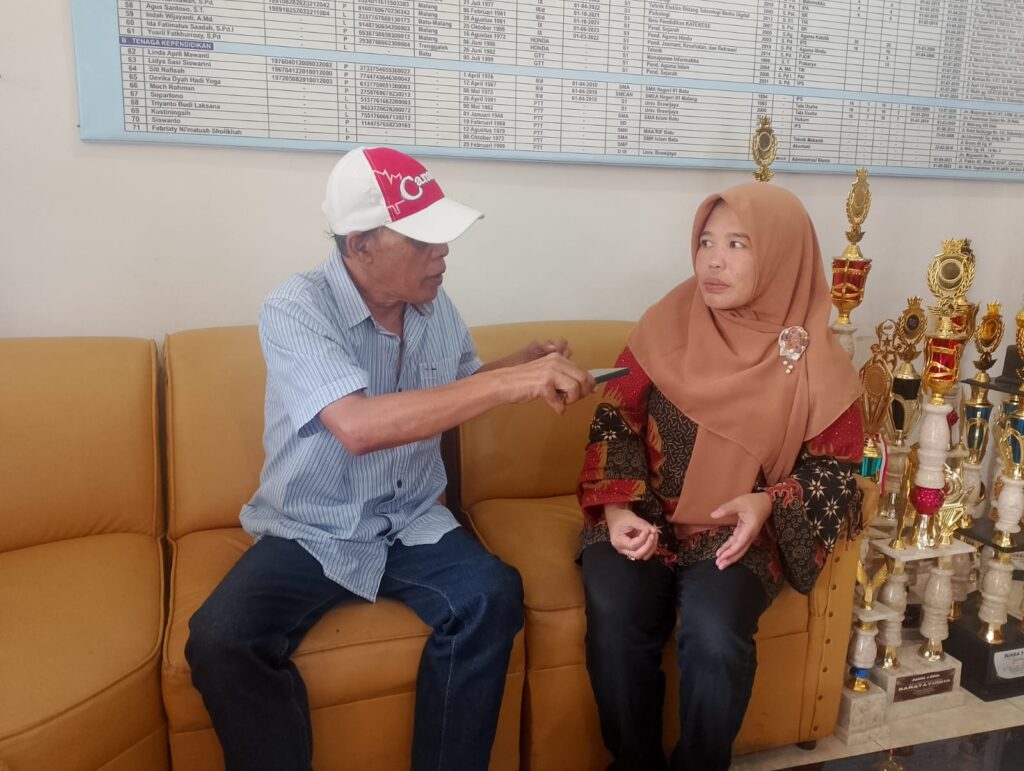 Dibalik Prestasi “SMENDUBA” Ada Sosok Siti Rodiatin