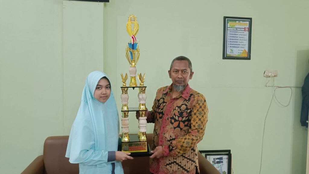 MTsN Kota Batu Borong Prestasi di Olimpiade Nasional OMSIN