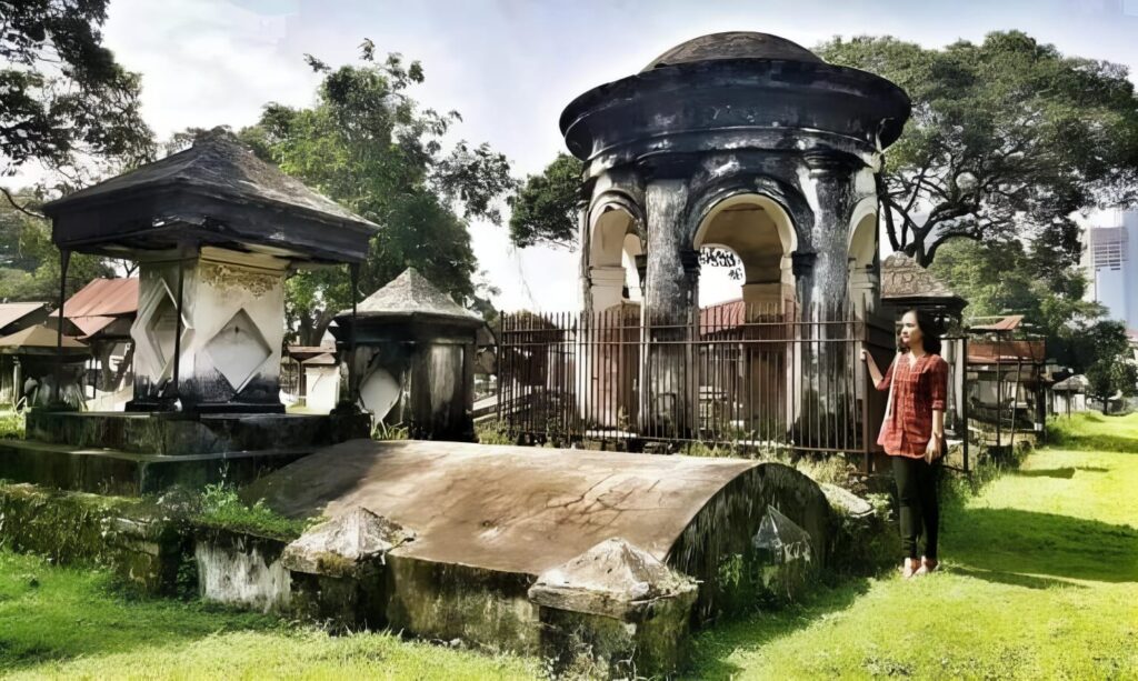 Napak Tilas Jejak Sejarah dan Keberagaman Budaya Makam Peneleh