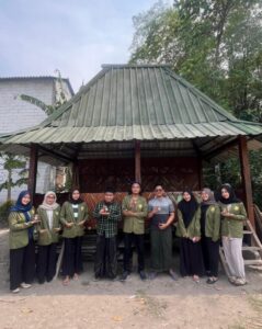 Unik! Mahasiswa UPN “Veteran” Jawa Timur Mendampingi Pembuatan Usaha Abon Tongkol AI Tongkolicious di PPTQ Al-Itqon