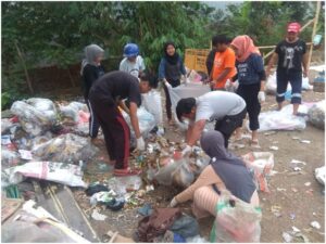 Menyelami Kompleksitas Pengelolaan Sampah