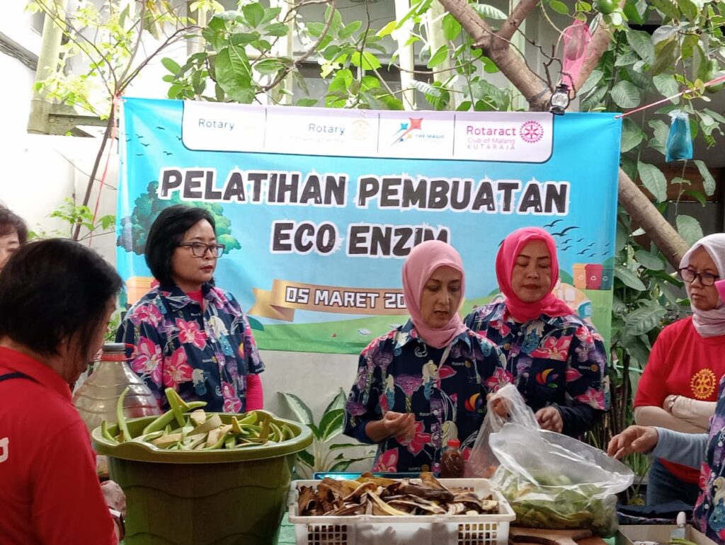 Eco Enzim: Solusi Cerdas Dukung Pengolahan Limbah.