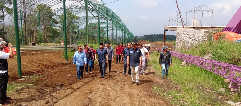 DPRD Kota Batu dan Dinas Pariwisata Pantau Progres Proyek Wisata Santera di Desa Tulungrejo