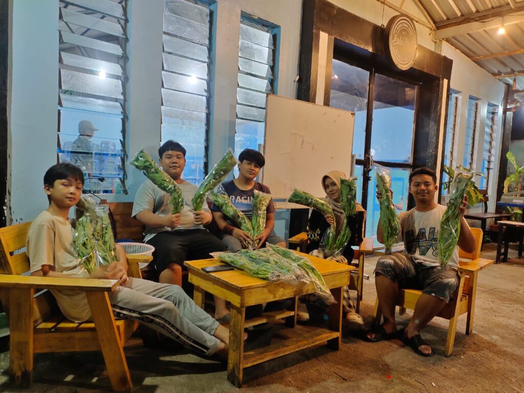 Karang Taruna RW 02 Kelurahan Kalirejo Lawang Kembangkan Wirausaha Melalui Budidaya Hidroponik