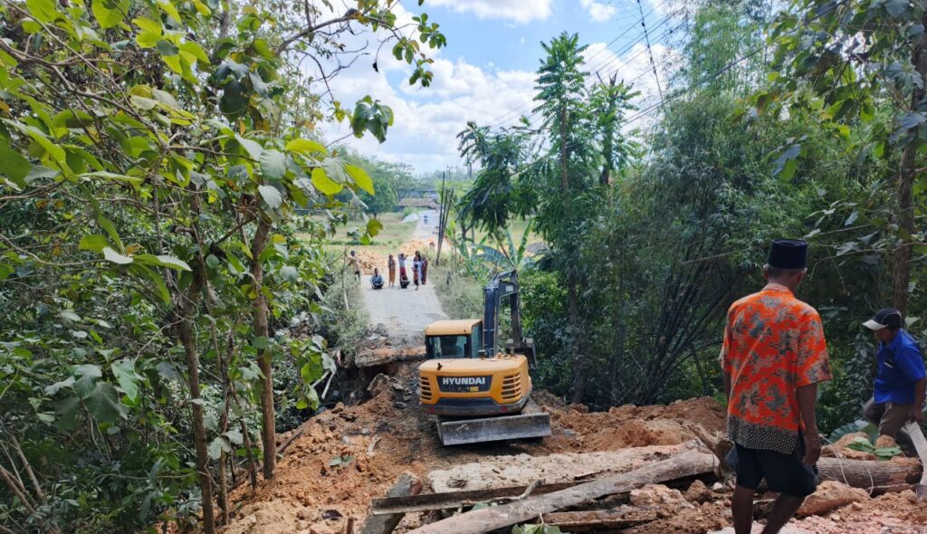 BPBD Sampang Pastikan Kualitas Jembatan Tambelangan dengan Pengerjaan Sesuai RAB