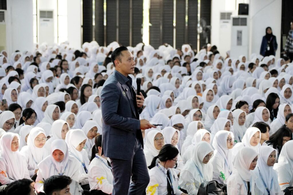Agus Harimurti Yudhoyono Bangga Hadiri Penyambutan Mahasiswa Baru di ITS Surabaya