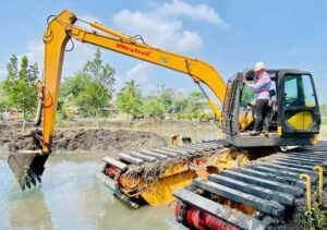 Tugu Tirta Kota Malang Lakukan Pengerukan Sungai Wendit Setelah 12 Tahun