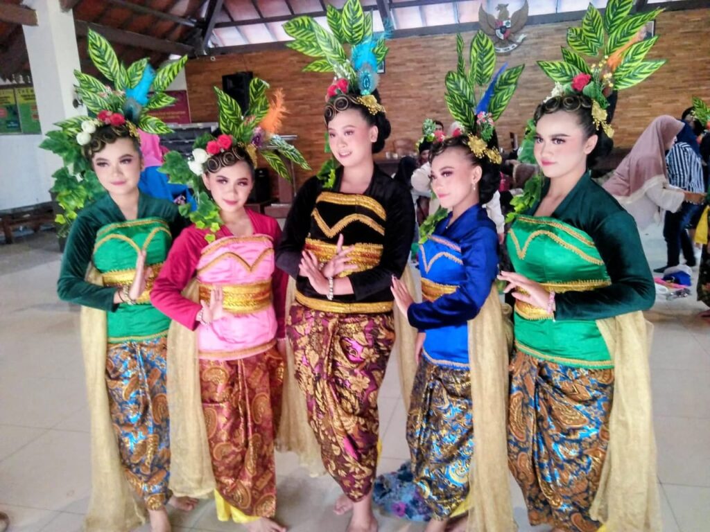 Merayakan Hari Kartini: Dari Kebaya dan Lomba Hingga Doa yang Kita Selipkan