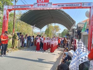 Langkah Kecil dari Pelosok: SDN Banjarbillah 2 Ikut Gerak Jalan Tanamkan Semangat Kebangsaan