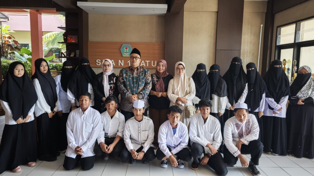 TIDAK ADA ANAK BUANGAN! Siti Nur Aisyah: PKBM Taman Krida Dewasa Terima Semua, Dari Korban Bullying Sampai DO