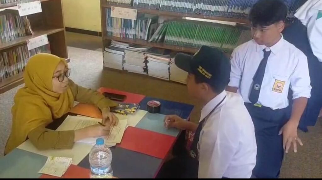 DETEKSI DINI DI SEKOLAH! Puskesmas Junrejo Gelar Screening Kesehatan Lengkap di SMP Diponegoro.